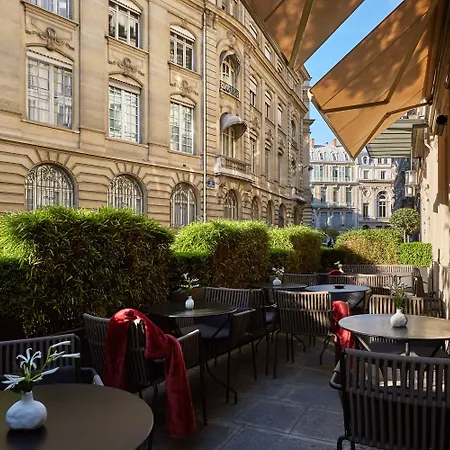 Hotel Le Pavillon Des Lettres 4*